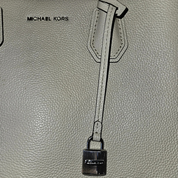 Michael Kors  3 pocket taupe medium sized leather handbag - Picture 2 of 8
